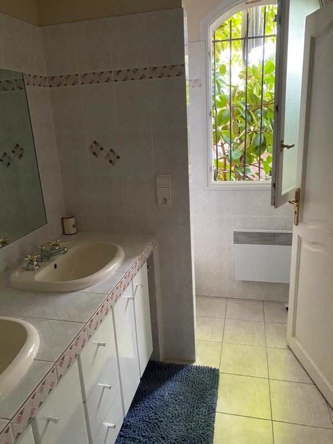Chambre Spacieuse Independante Dans Villa Plus Parking Privee Ле-Канне Екстер'єр фото